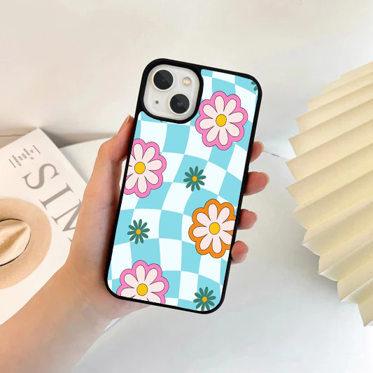 Wavy Checkerboard Retro Daisy Phone Case