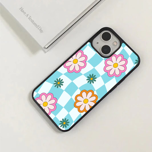 Wavy Checkerboard Retro Daisy Phone Case