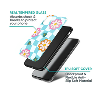 Wavy Checkerboard Retro Daisy Phone Case